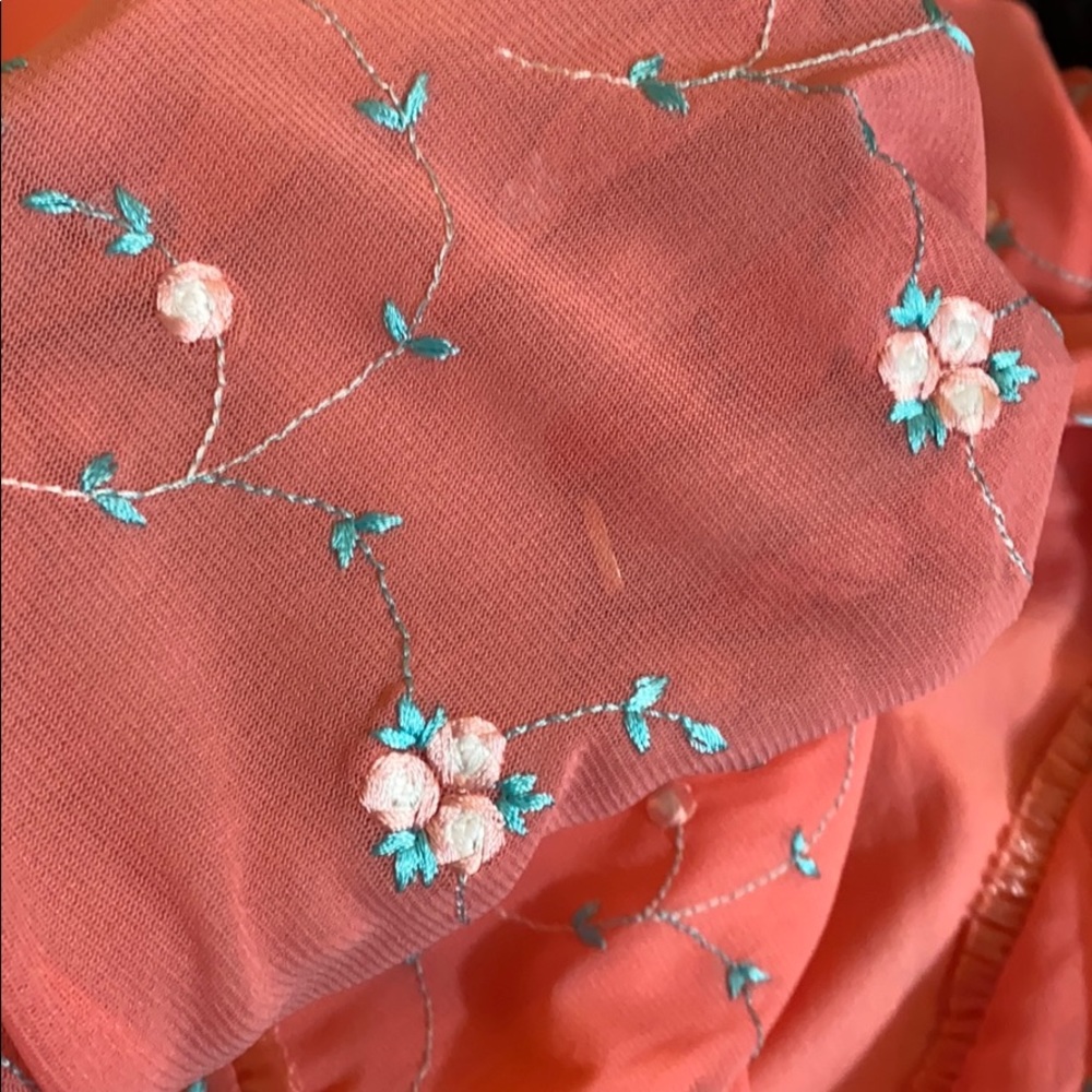 INC International Concepts peach top + free Capris - Picture 8 of 15